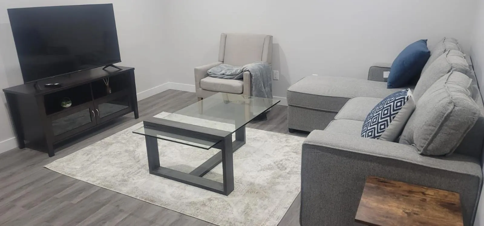 A Cozy Home Away From Home At South East YYC Appartamento
